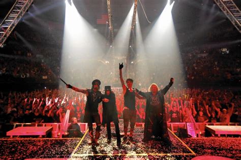 Mötley Crüe in home stretch of final tour - Los Angeles Times