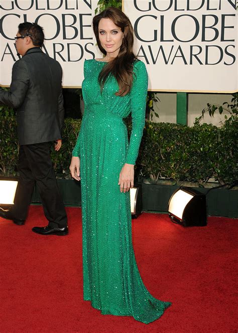 15 of the most iconic Golden Globes fashion moments from years past - HelloGigglesHelloGiggles