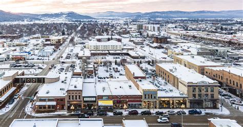 6 Fantastic Winter Experiences In The Beautiful Mountain Town Of Kalispell, Montana | TravelAwaits