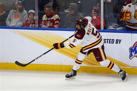 Minnesota Duluth Takes First Game of In-State Clash with Minnesota - SB ...