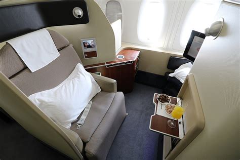 Review: Qantas A380 First Class Dubai to Sydney - SamChui.com