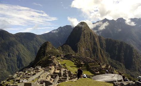 MACHU PICCHU TOUR OVERNIGHT 2D-1N | Cusco Andean Hike | Inca trail trek Tours to Machupicchu