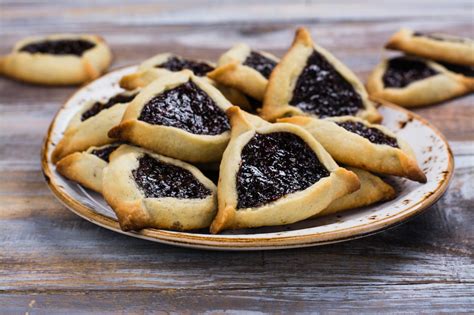 7 Jewish Treats the World Needs to Know About | Jewish desserts, Desserts, Jewish holiday recipes