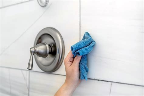 How To Clean A Shower With Vinegar - Gold Coast Plumbing Company