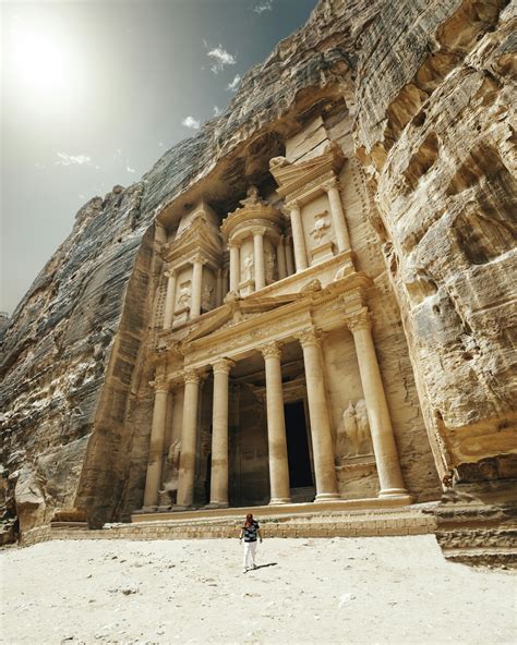 Discover Jordan: Culture & Traditions Guide