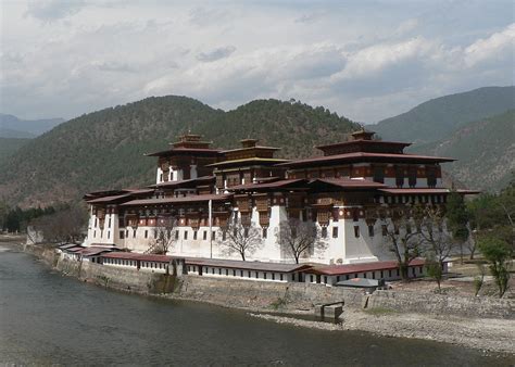 Punakha Dzong - The Treasury of Lives: A Biographical Encyclopedia of ...