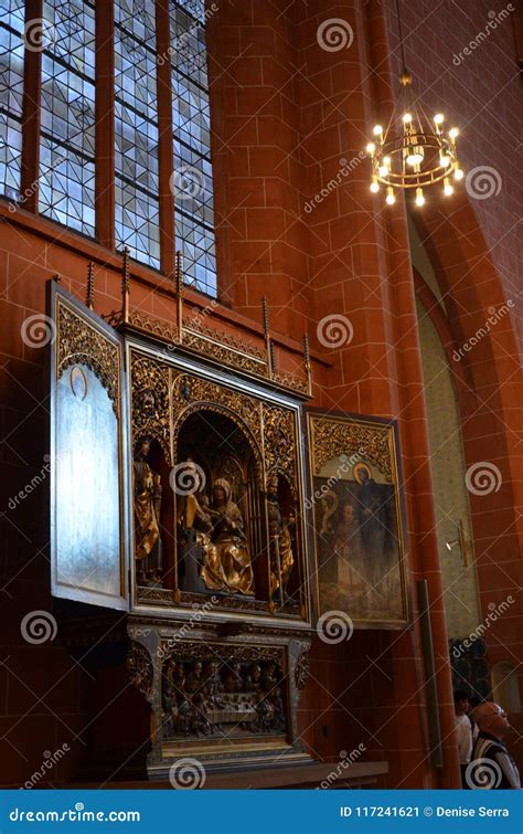 Cathedral in Frankfurt on Main, Germany Editorial Photo - Image of tourism, money: 117241621