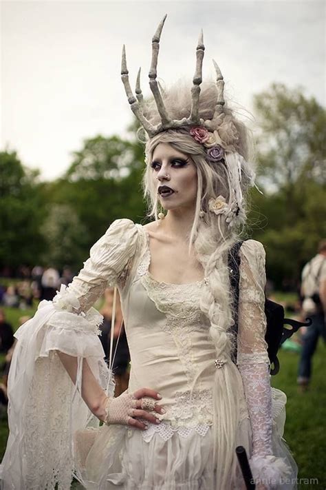 Pin by Rebecca Romnaigh on **♠️WhiTe GoTh♠️** | Halloween costume ...