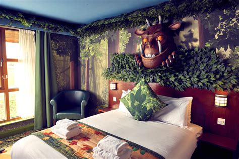 Themed & Standard Rooms in Safari & Azteca Chessington Hotels