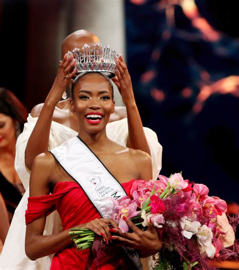 Lalela Mswane crowned Miss South Africa 2021 | Sedibeng Ster