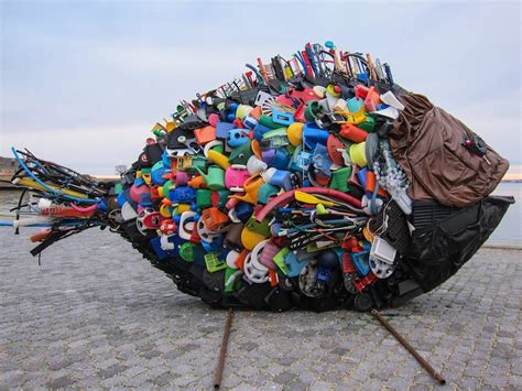 Fish Eat Plastic -- And They Like It, Too | Trash art, Diy recycle plastic, Ocean projects