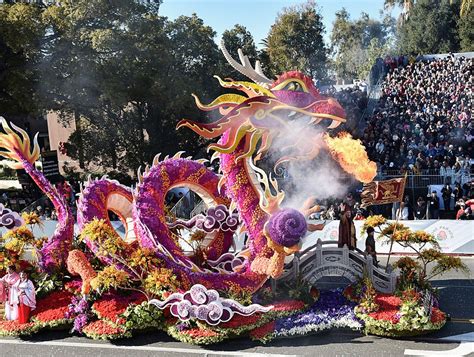 The craziest parade floats we've ever seen - CNET