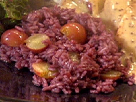 Red Wine Rice with Grapes Recipe | Rachael Ray | Food Network