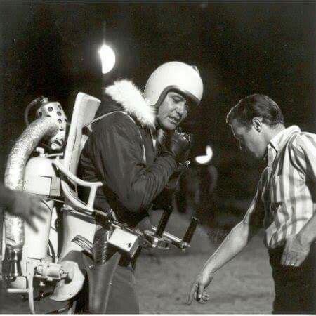 Guy Williams behind the scenes | Lost in space, Lost in space cast ...