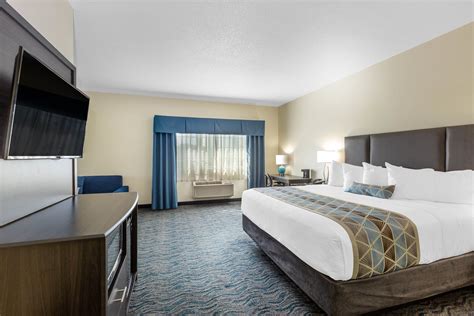 Baymont by Wyndham Des Moines Airport | Des Moines, IA Hotels