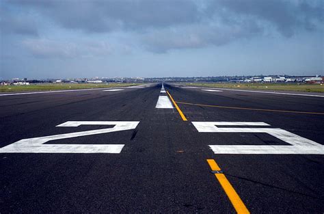 Runway, Airplane Runway HD wallpaper | Pxfuel