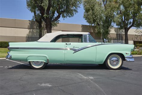 Gorgeous 1956 Ford Fairlane Sunliner Is Ready For Summer