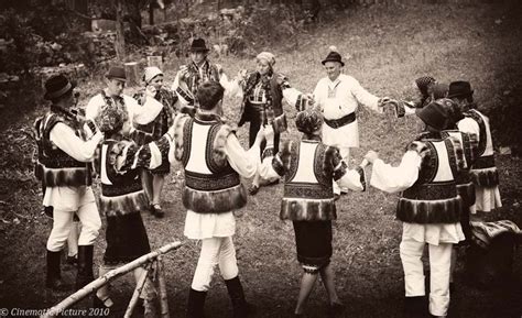 17 Best images about Romania: people on Pinterest | Traditional, Europe ...