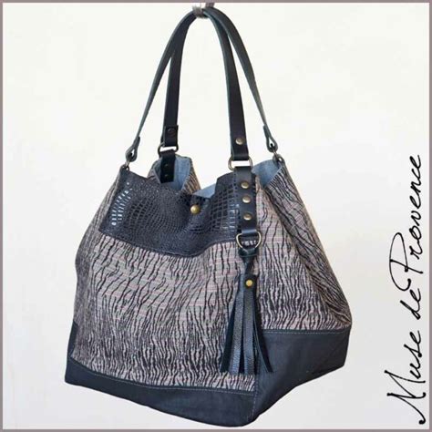 Sac cabas réversible pompon TRAVEL | Muse de Provence