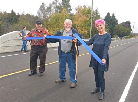 Centre Wellington reopens Bain bridge