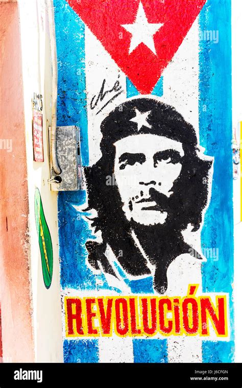 Che Guevara portrait and Cuban flag, Che Guevara Revolucion, Che ...