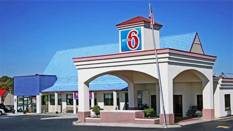 Motel 6 Calhoun | Official Georgia Tourism & Travel Website | Explore ...