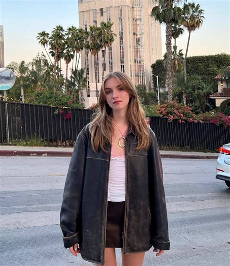 LAUREN ORLANDO – Instagram Photos 08/17/2022 – HawtCelebs