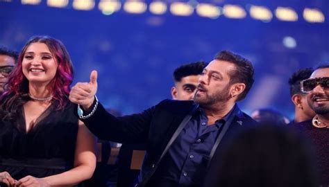 Salman Khan hosts IIFA Awards 2022