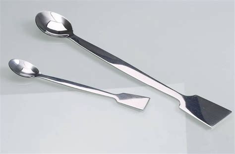 LABORATORY SPATULA: How It Is Used, What It Is For, Concept