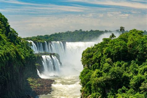 Devil`s Throat at the Iguazu Falls Stock Image - Image of cascade, throat: 133783497