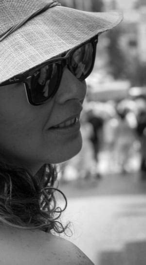 woman smiling wearing a hat free image | Peakpx