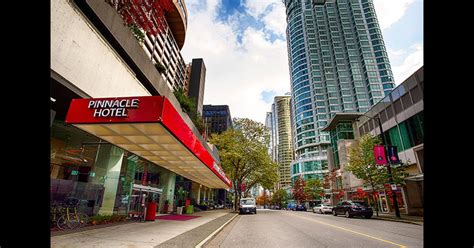 Pinnacle Hotel Harbourfront from £116. Vancouver Hotels - KAYAK