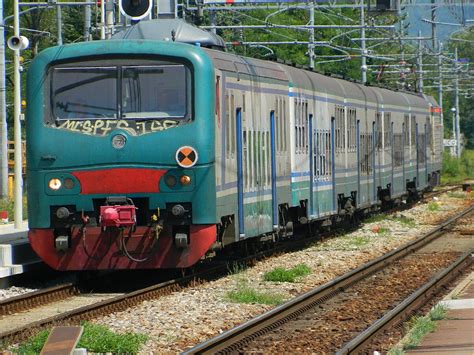 Serious train derailment in Carnate, Italy 19/08/2020 | RailUK Forums