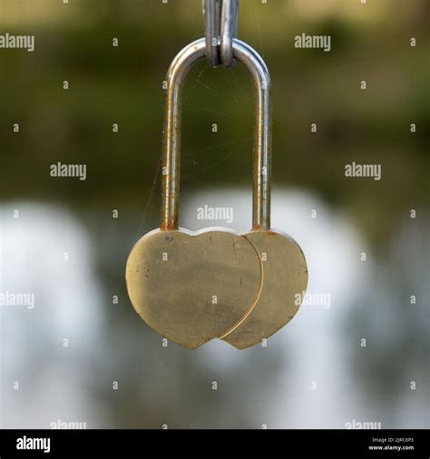 heart shaped padlock Stock Photo - Alamy