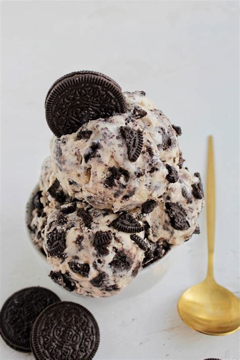 Oreo Cookie Ice Cream (6 Ingredients) - Homebody Eats