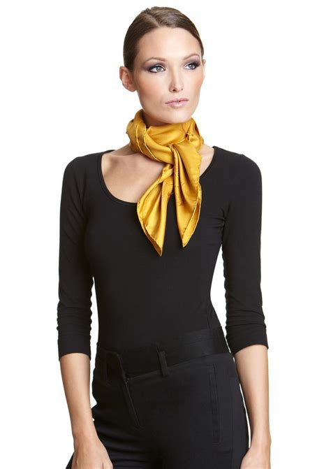 Style Guide: Stylish Ways to Tie a Skinny Scarf - FashionPro