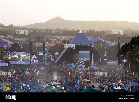 Glastonbury festival Pyramid Stage and Leonard Cohen Stock Photo - Alamy