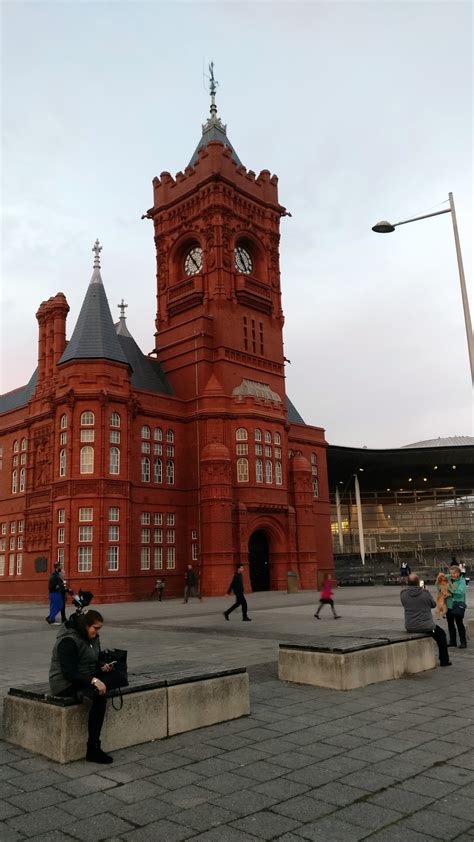 Cardiff Bay Waterfront : Wales | Visions of Travel