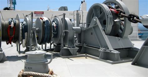 Deck Machinery (Anchor windlass/mooring winches) - MacGregor.com