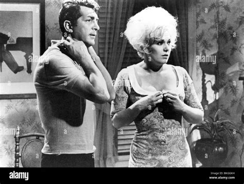 KISS ME STUPID (1964) DEAN MARTIN, KIM NOVAK KSMS 001P L Stock Photo ...