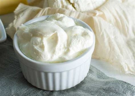 What Is Creme Fraiche and How Do You Make It? | Creme fraiche recipes, Creme fraiche, Creme ...