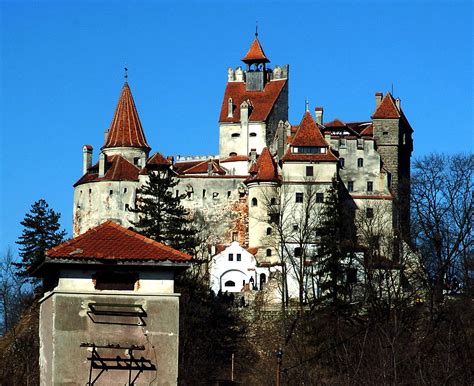 Dracula's Castle Wallpaper - WallpaperSafari