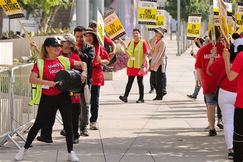 Los Angeles hotel workers strike over wages, housing | GMA News Online