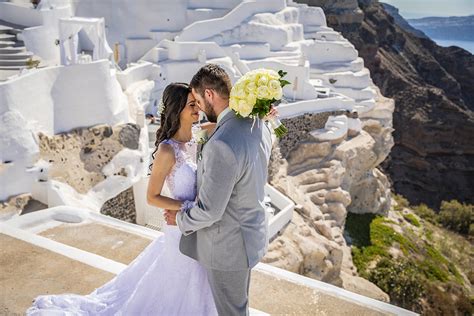 Intimate Santorini Wedding | Small Intimate Weddings in Santorini