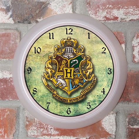 Harry Potter Hogwarts Wall Clock | Harry potter classroom, Harry potter hogwarts, Wall clock