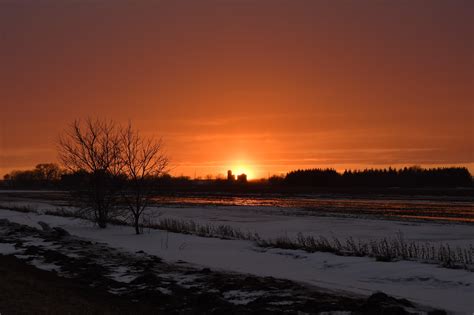 Sunset in SW Ottawa (03Mar18) : r/ottawa