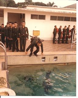 Combat Swimming | This Honduran Officer Candidate is jumping… | Flickr