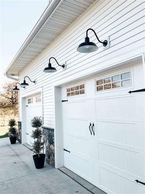 How To | Create Curb Appeal with Garage Lighting