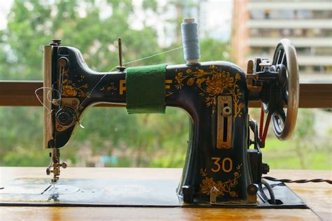 Sewing Machine Timeline with Untold History - Sewinging