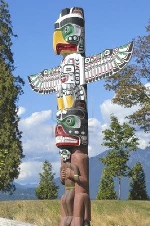 Totem. Quando i nativi delle Americhe scolpivano il cedro | Intaglio e scultura di Luisa Scaglia
